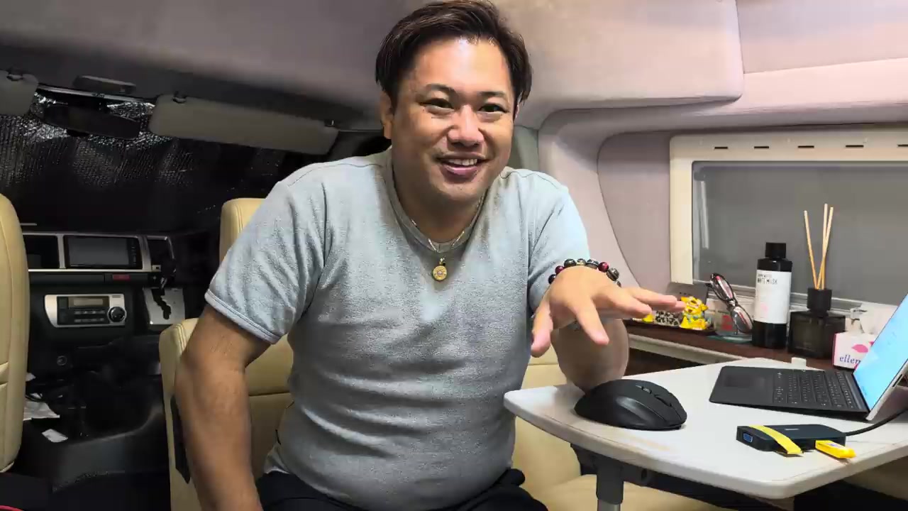 オフ会への参加を呼びかけるくに社長